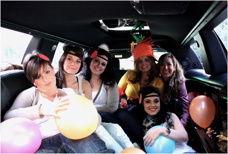 Interior de limusina para despedida de soltera en Barcelona